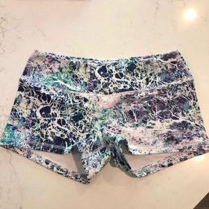 Fleo Mid-Rise Short
